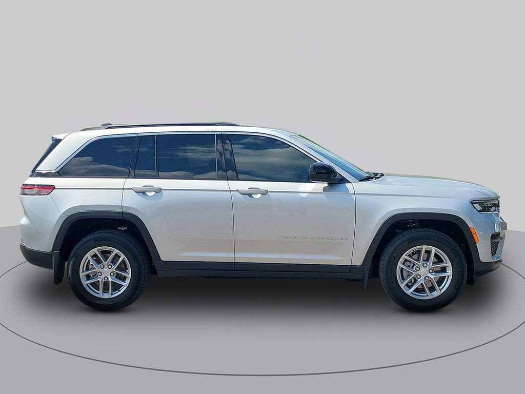 New 2026 Jeep Grand Cherokee Laredo X RWD image 2