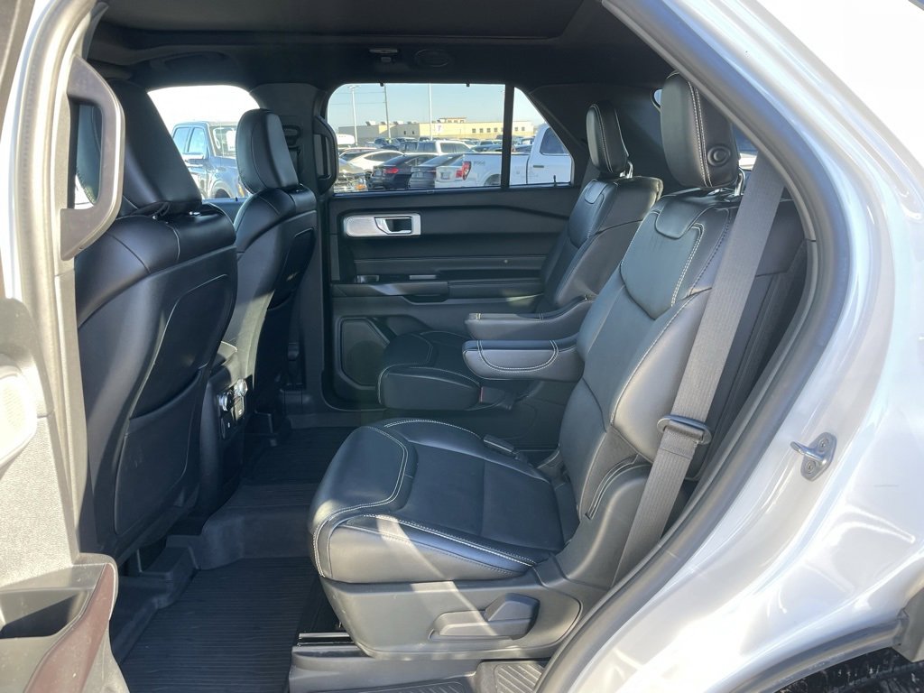 Used 2020 Ford Explorer ST w/ ST Street Pack image 8