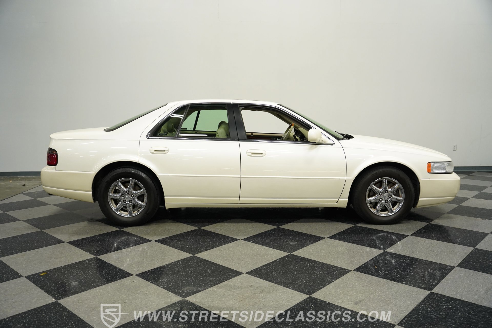 Used 1998 Cadillac Seville STS w/ Heated Seats Pkg image 14