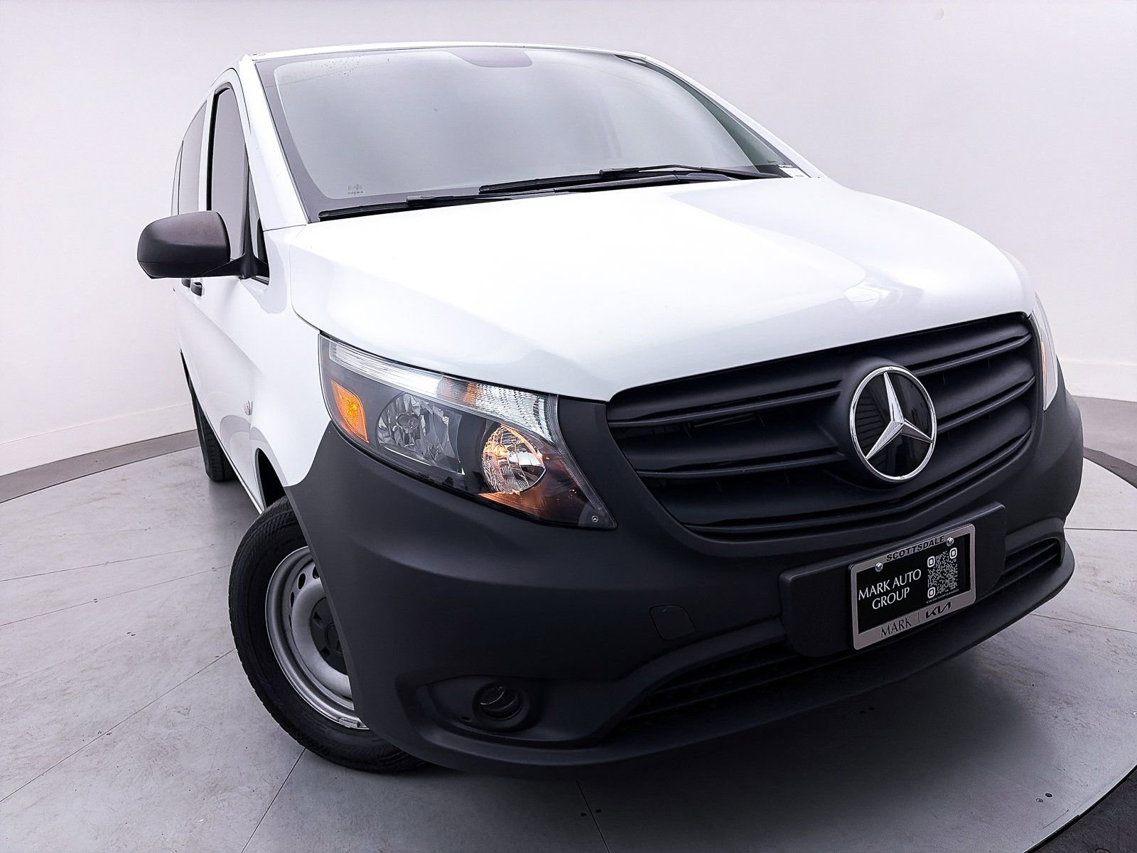 Used 2023 Mercedes-Benz Metris Passenger image 3