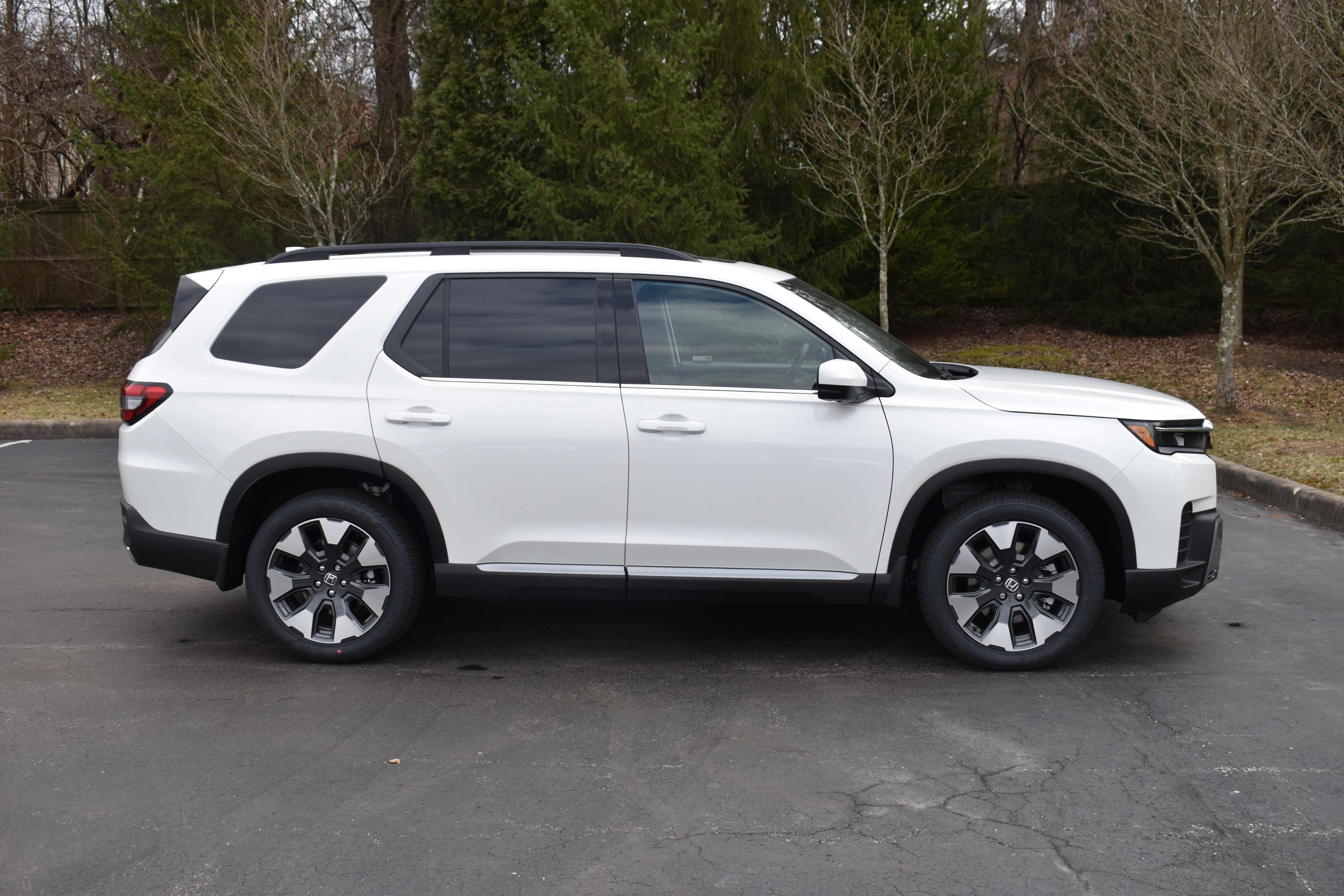 New 2026 Honda Pilot Touring image 9