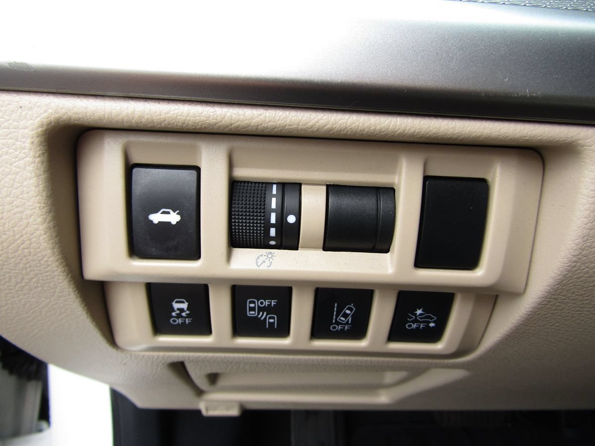 Used 2019 Subaru Legacy 2.5i Premium AWD/4WD image 12