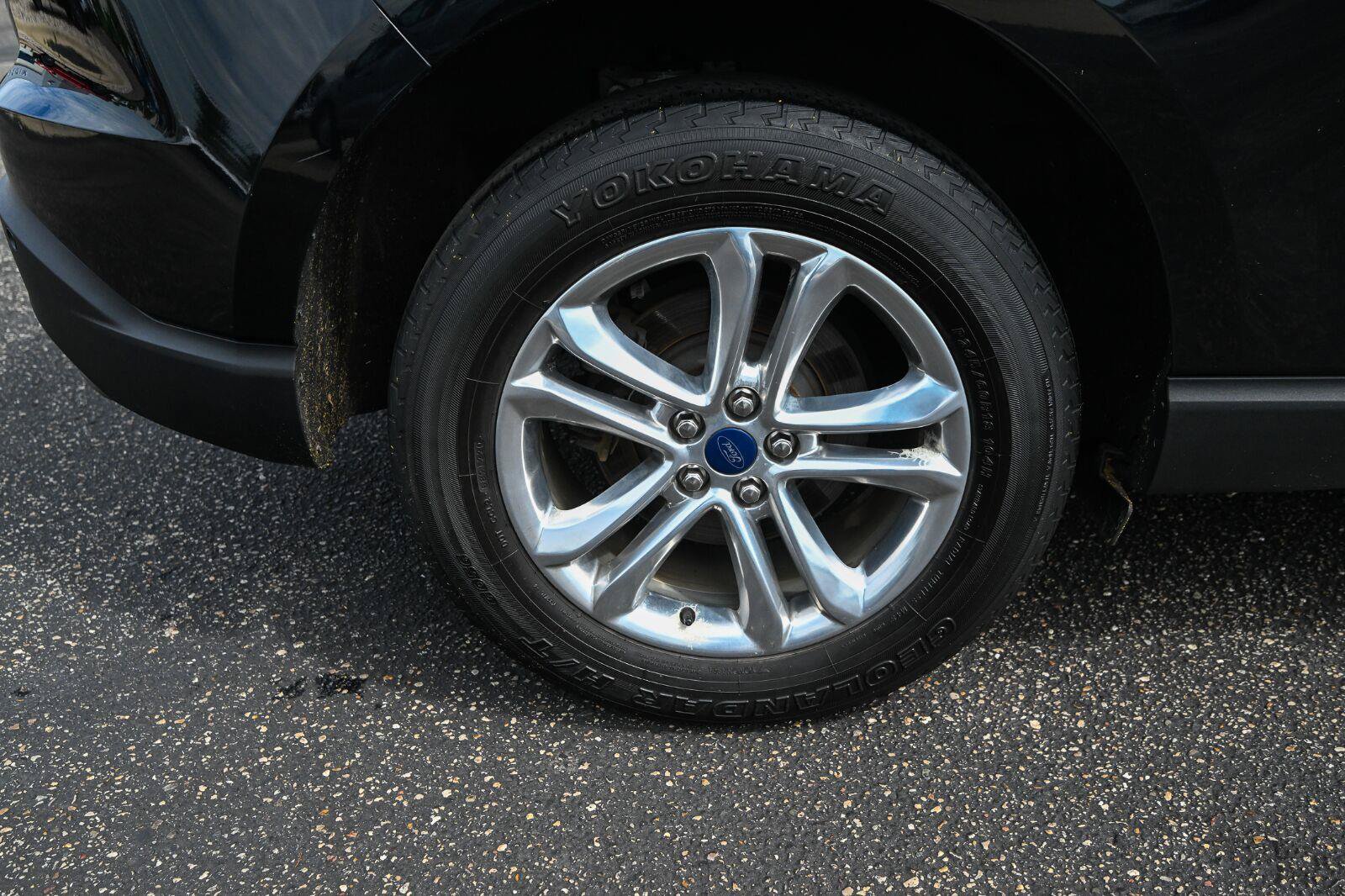 Used 2017 Ford Edge SEL w/ Canadian Touring Package AWD/4WD image 14