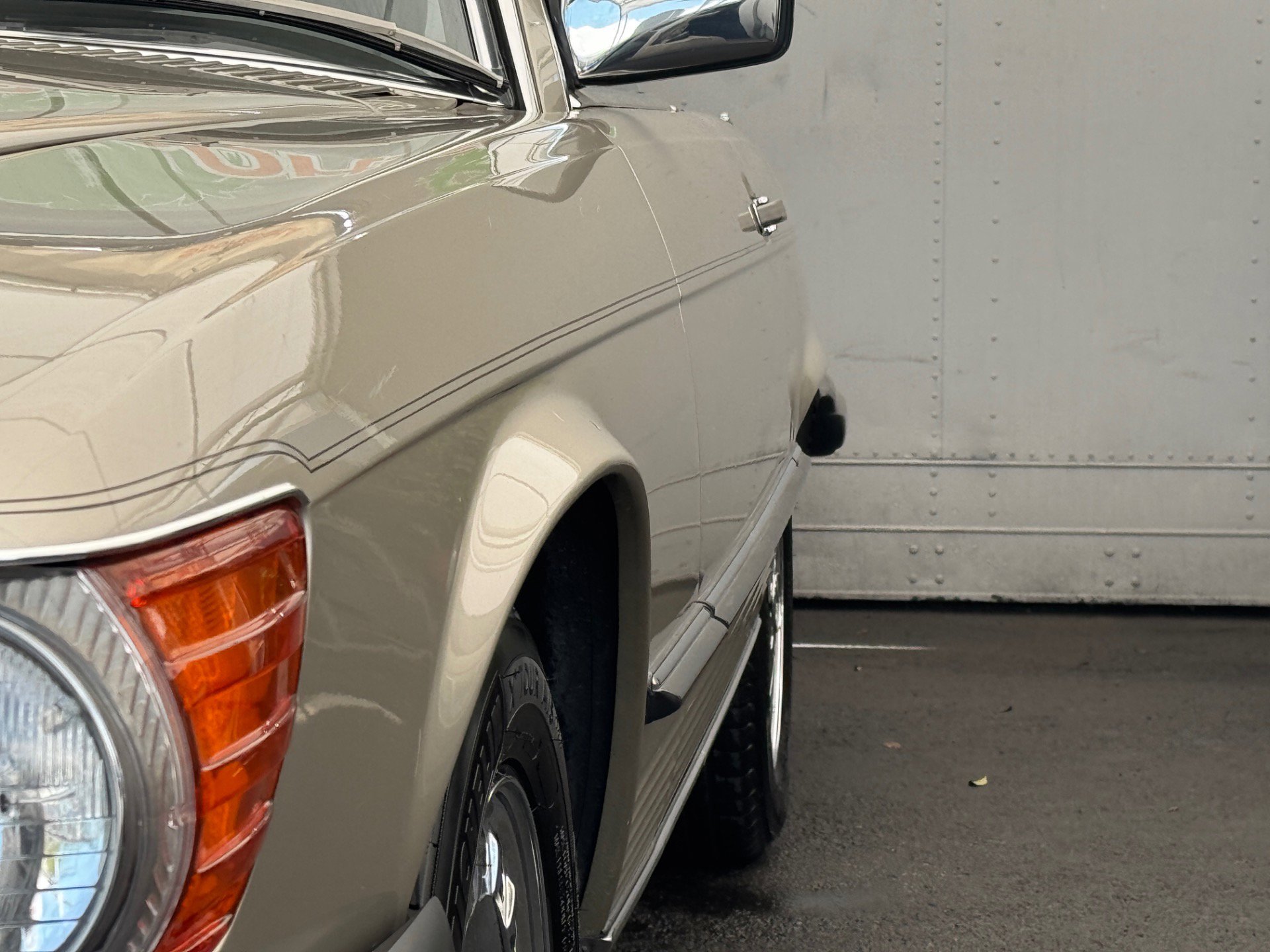 Used 1988 Mercedes-Benz 560 SL image 23