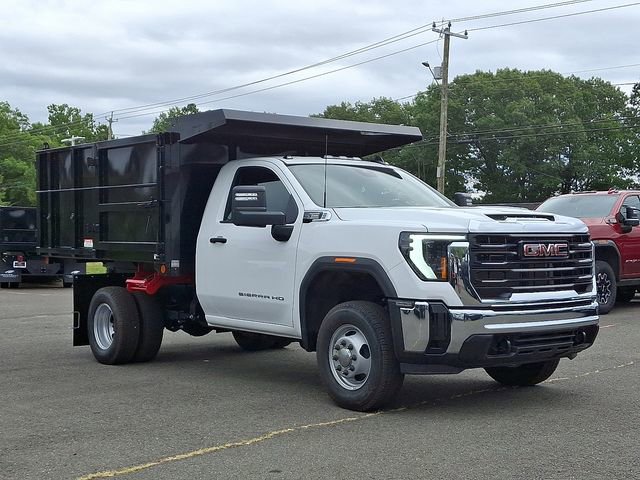 New 2025 GMC Sierra 3500 Pro w/ Convenience Package