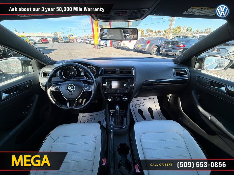 Used 2015 Volkswagen Jetta Sport FWD image 30
