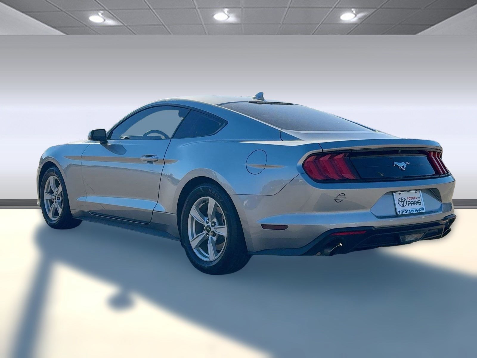 Used 2021 Ford Mustang Coupe image 3