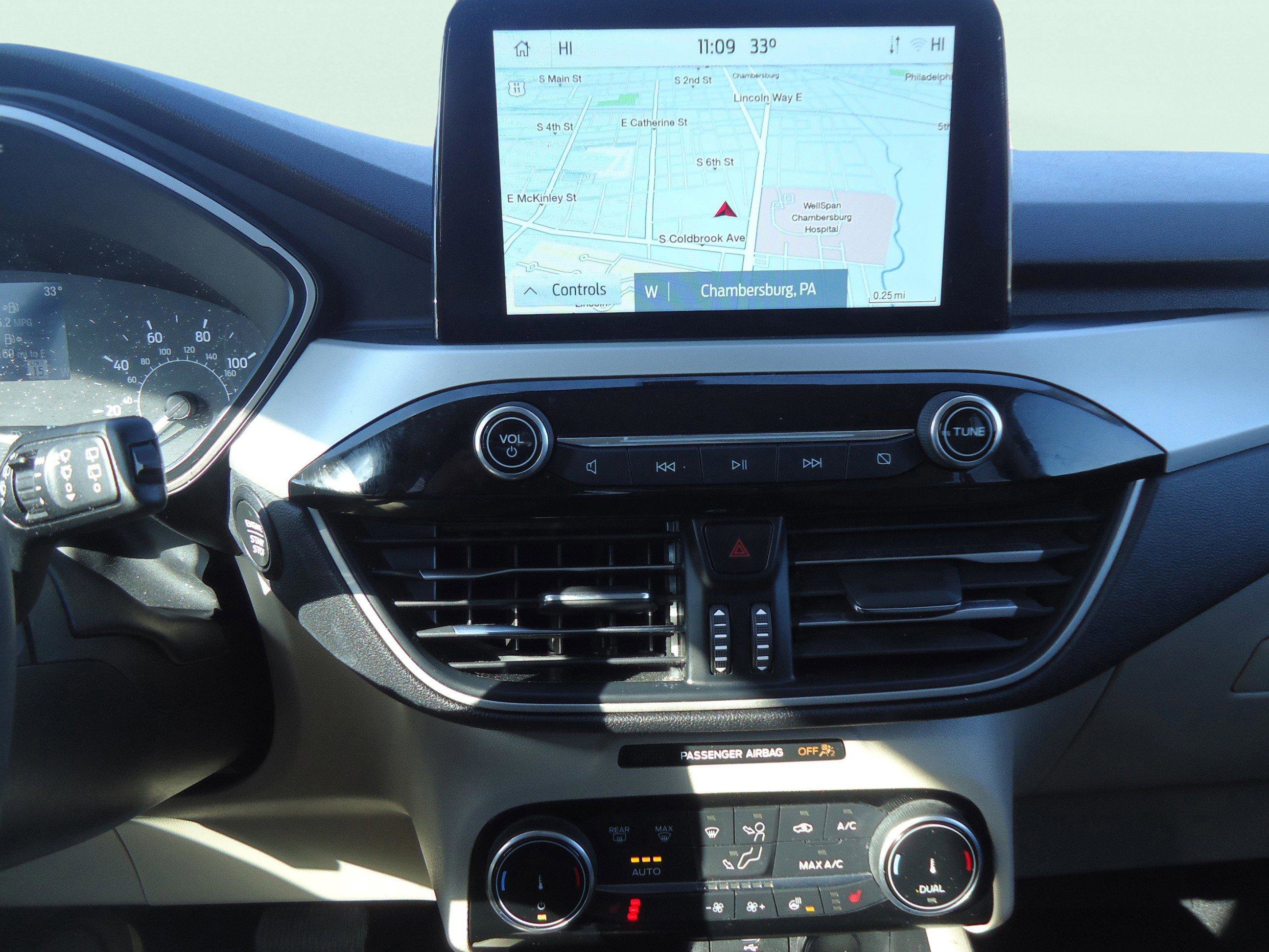 Used 2022 Ford Escape SE w/ SE Sport Appearance Package image 15