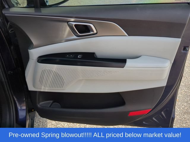 Used 2022 Kia Carnival LX FWD image 41