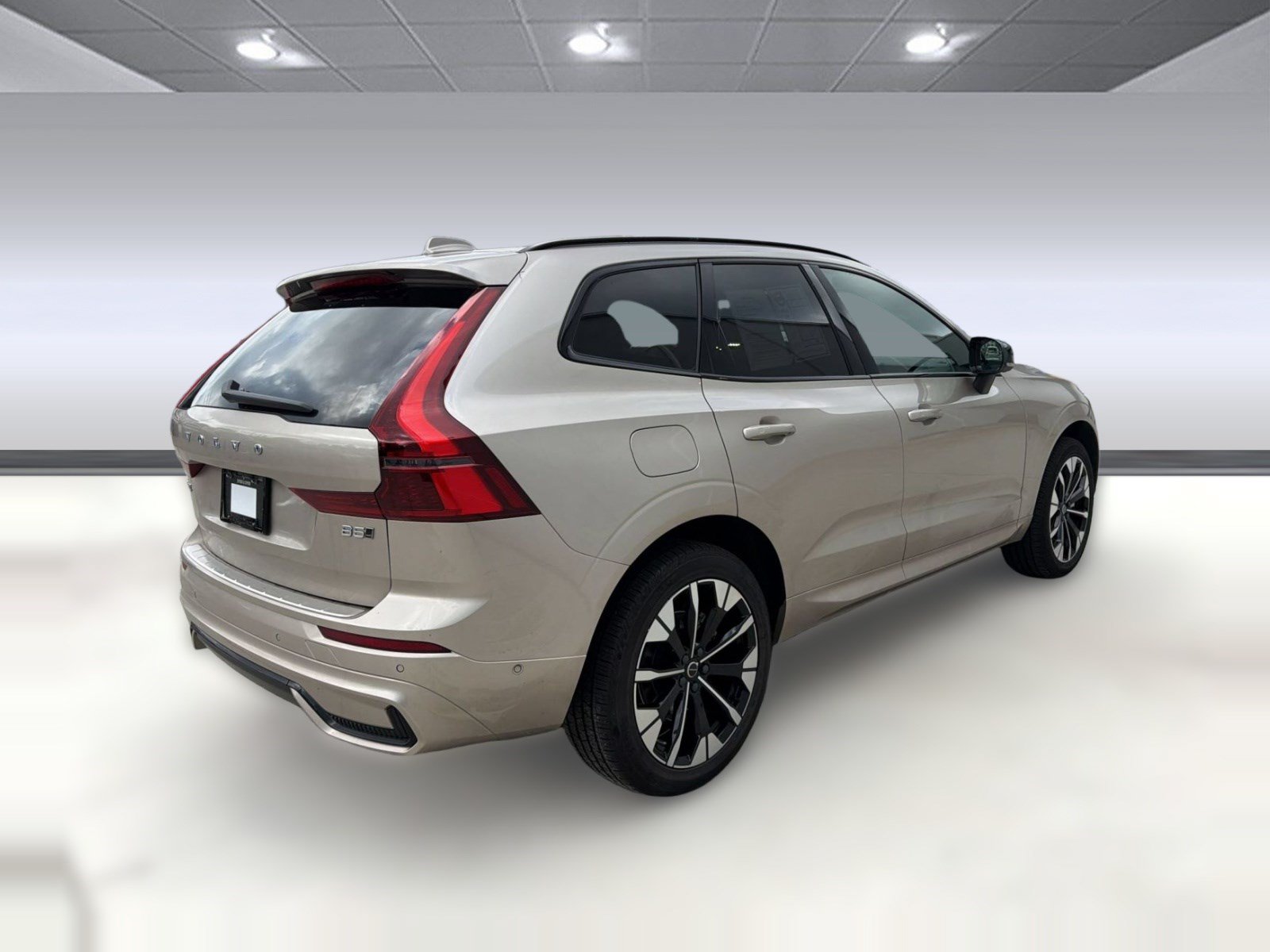 Certified 2026 Volvo XC60 B5 Plus w/ Protection Package Premier AWD/4WD image 9
