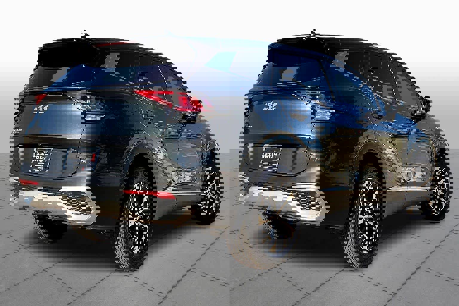 Used 2025 Kia Sportage EX image 12