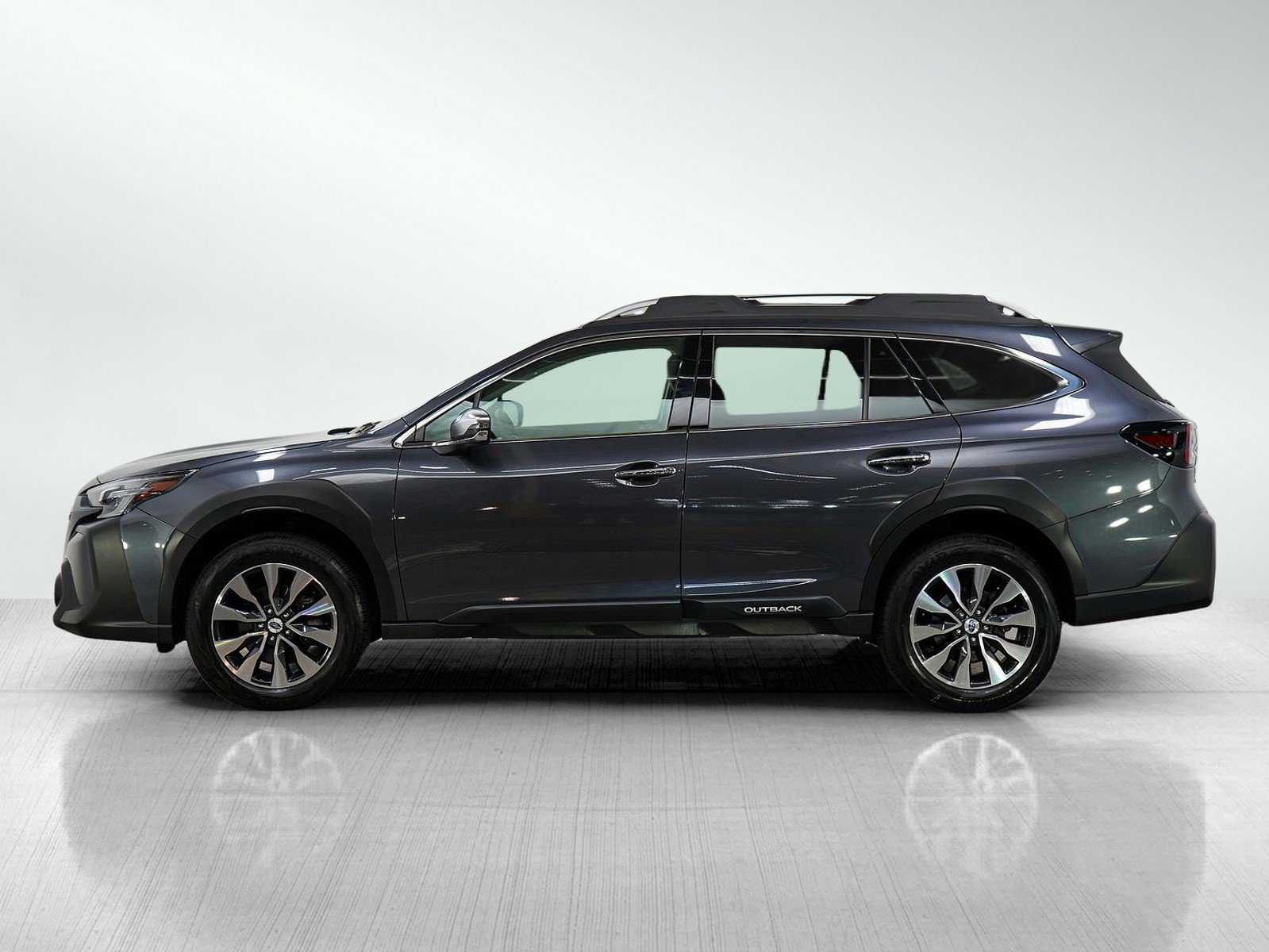 Used 2025 Subaru Outback Touring XT AWD/4WD image 2