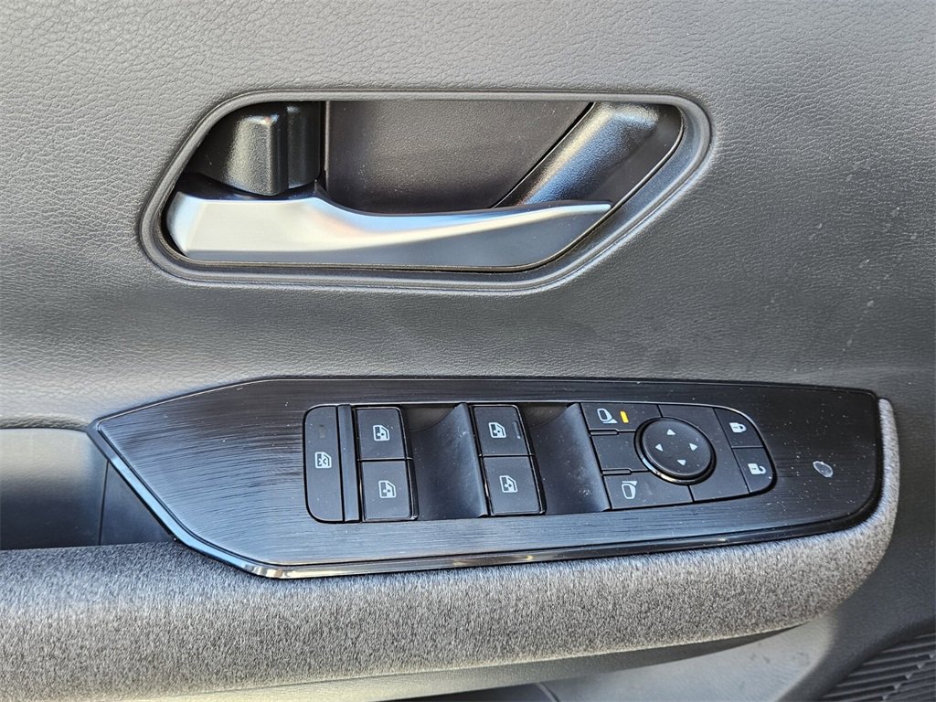 New 2026 Nissan Kicks SV w/ SV Premium Package image 32