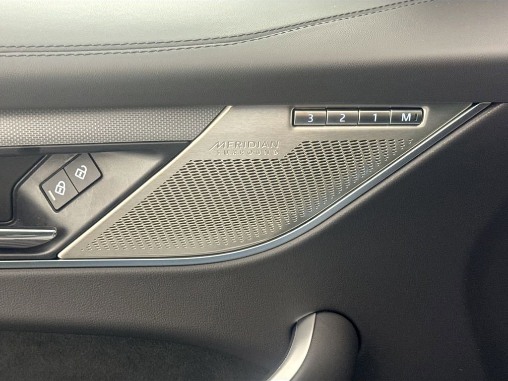 New 2026 Jaguar F-PACE SVR image 18