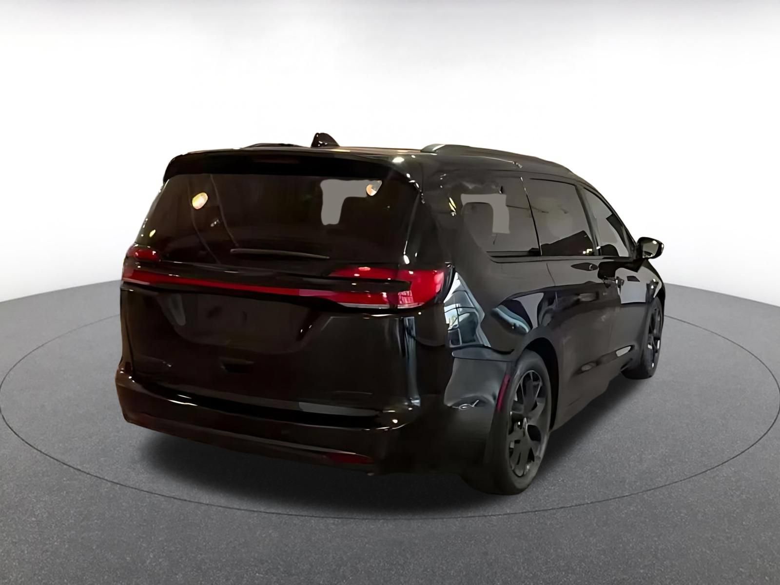Used 2025 Chrysler Pacifica Limited FWD image 12