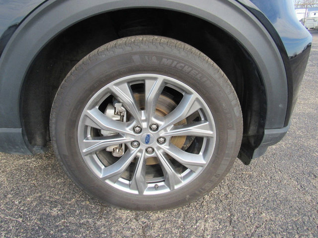 Used 2022 Ford Explorer XLT w/ Equipment Group 202A image 10