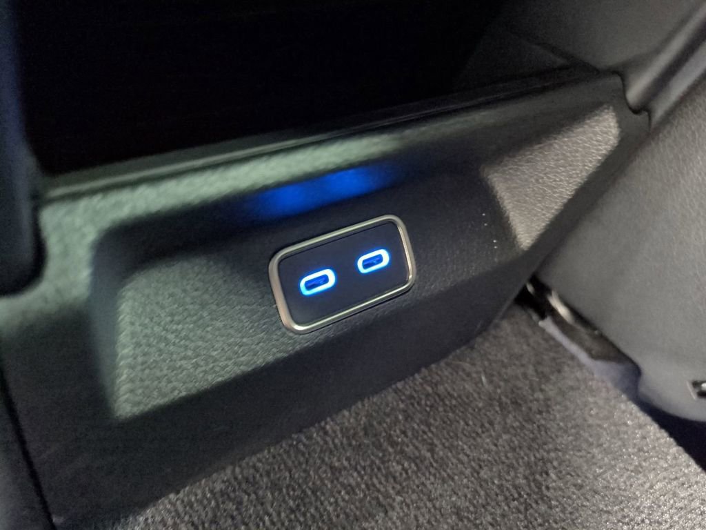 Used 2024 Mercedes-Benz GLE 350 4MATIC w/ Driver Assistance Package image 17