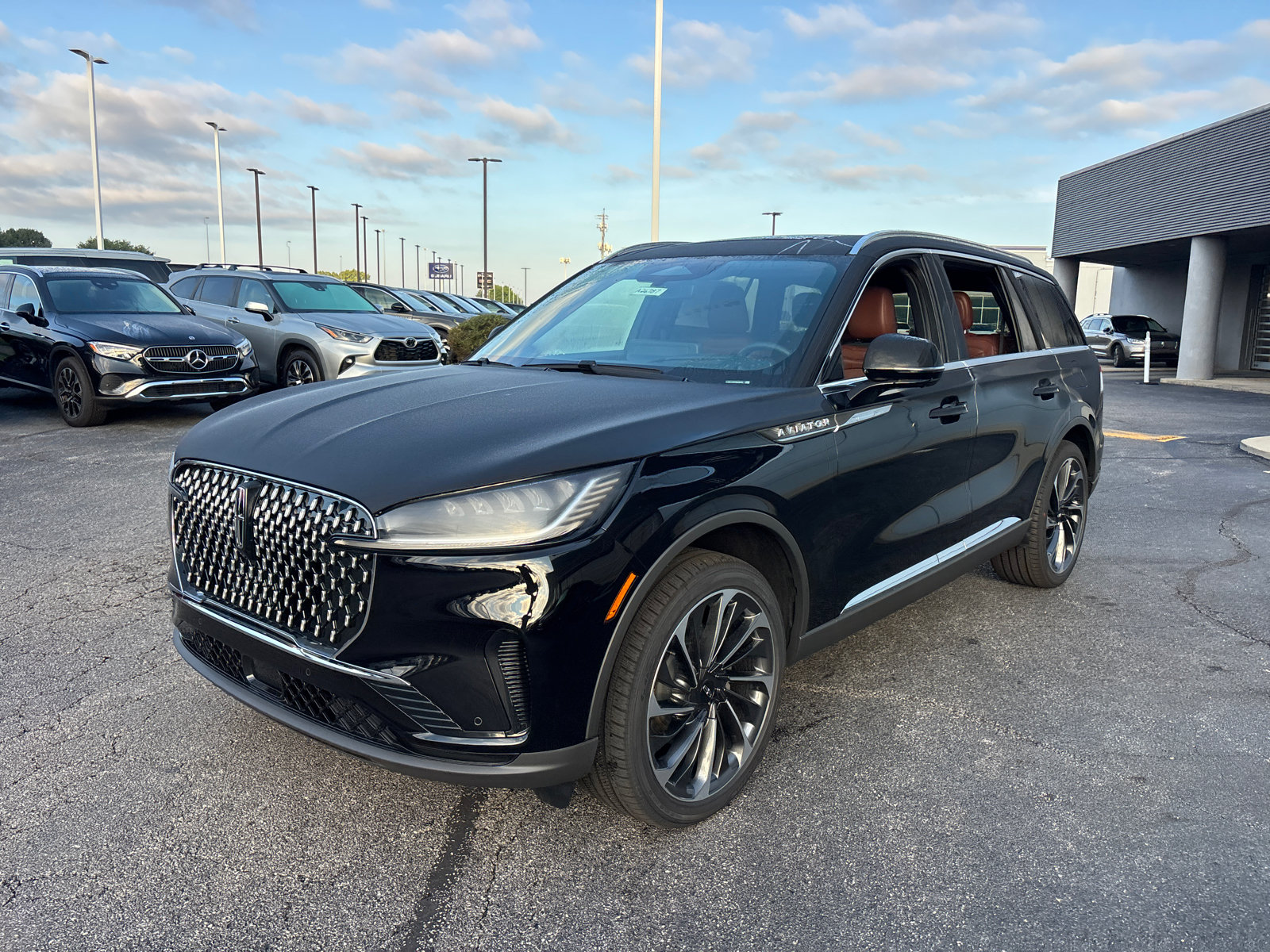 New 2026 Lincoln Aviator Reserve AWD/4WD image 3