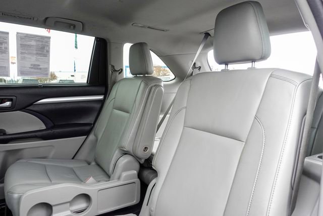 Used 2015 Toyota Highlander XLE image 27