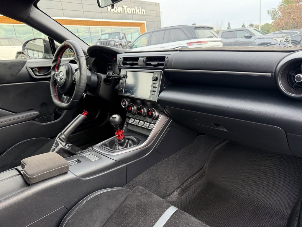 Used 2024 Toyota GR86 Premium image 31