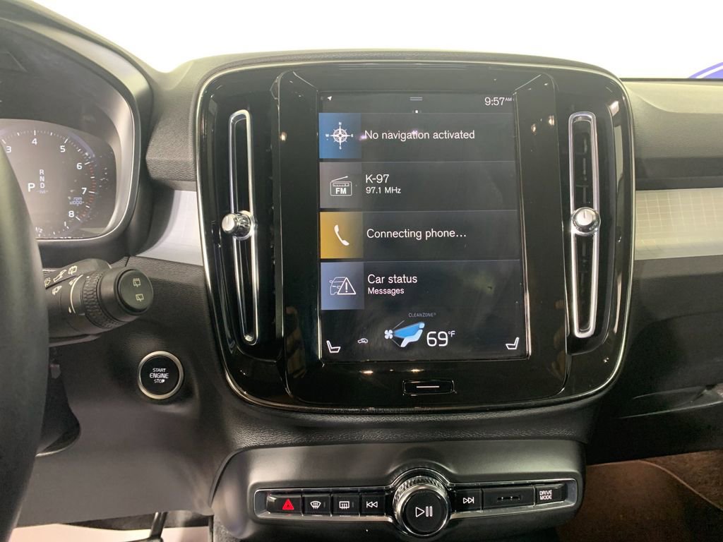 Used 2022 Volvo XC40 T5 Momentum image 27