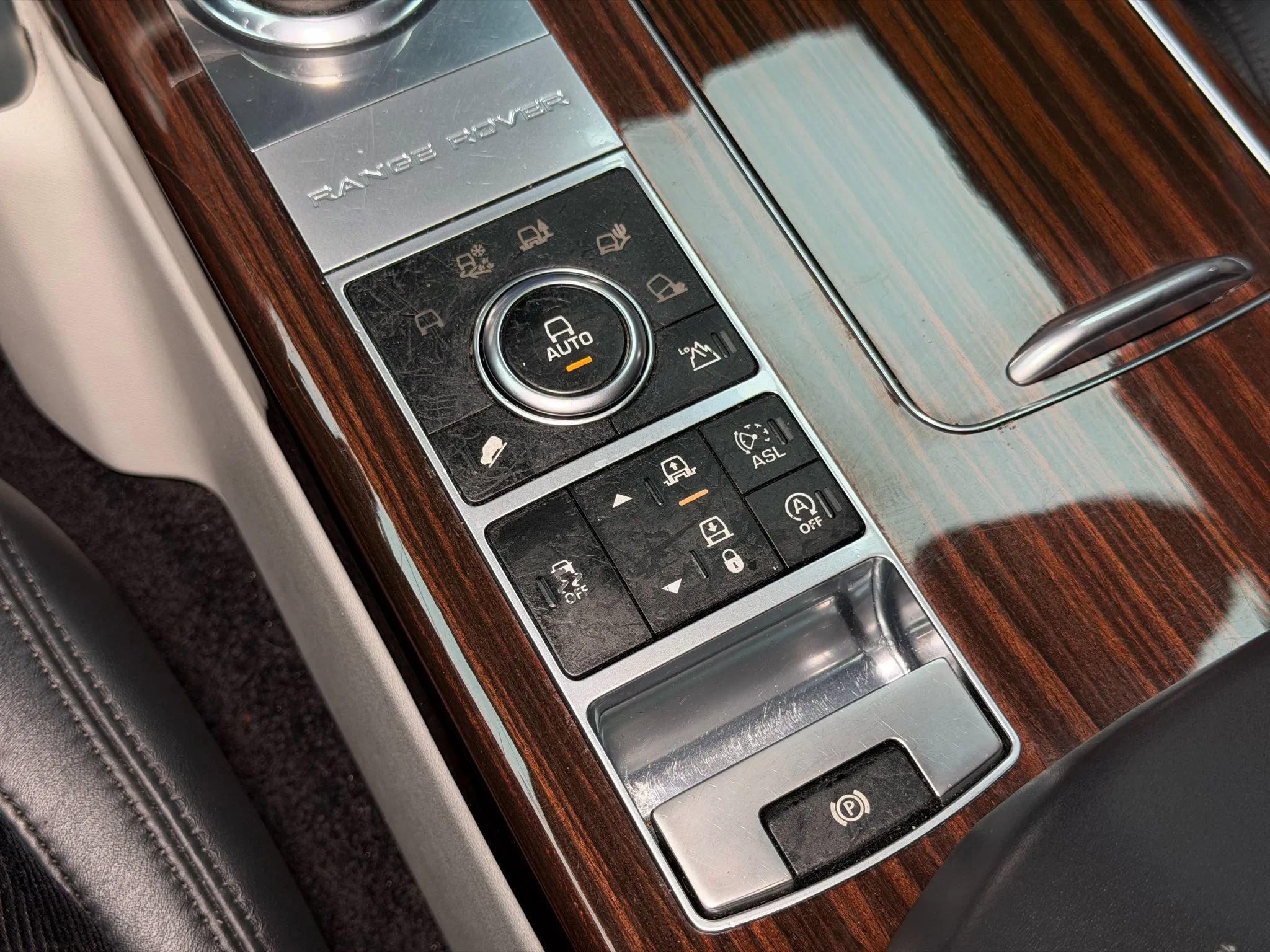 Used 2014 Land Rover Range Rover Supercharged image 49