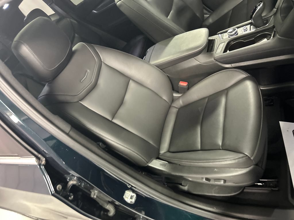 Used 2024 Cadillac XT6 Luxury w/ LPO, Floor Liner Package AWD/4WD image 27