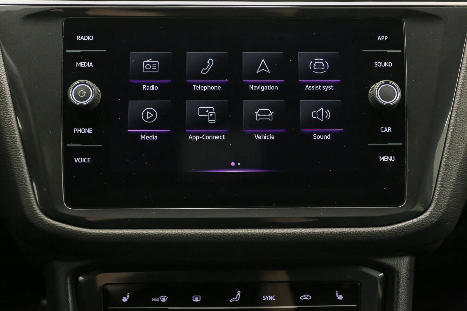 Certified 2024 Volkswagen Tiguan SE R-Line AWD/4WD image 31