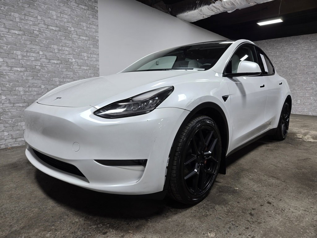 Used 2023 Tesla Model Y Long Range image 5