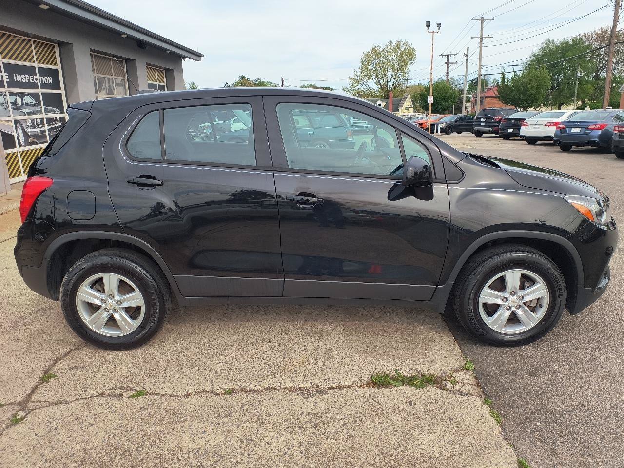 Used 2020 Chevrolet Trax LS AWD/4WD image 20