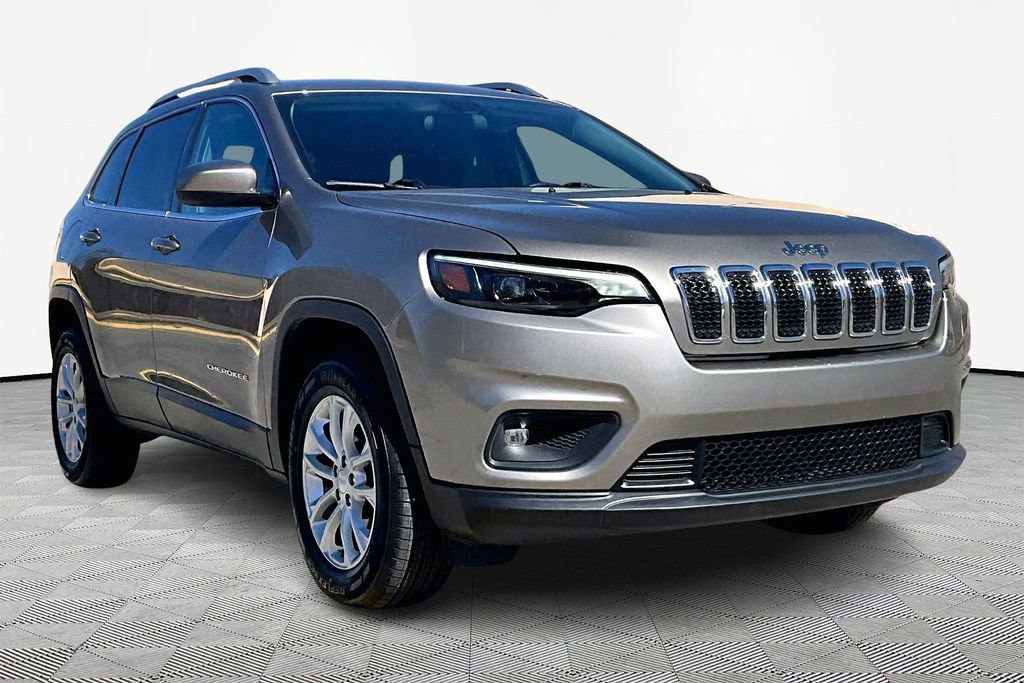 Used 2019 Jeep Cherokee Latitude w/ Cold Weather Group image 12