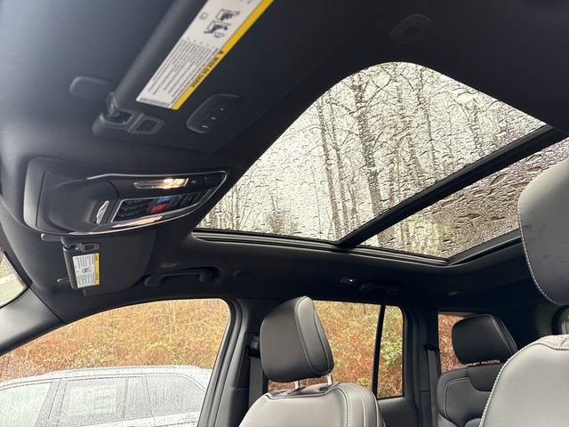 New 2026 Jeep Grand Cherokee Limited w/ Limited Altitude Package AWD/4WD image 27