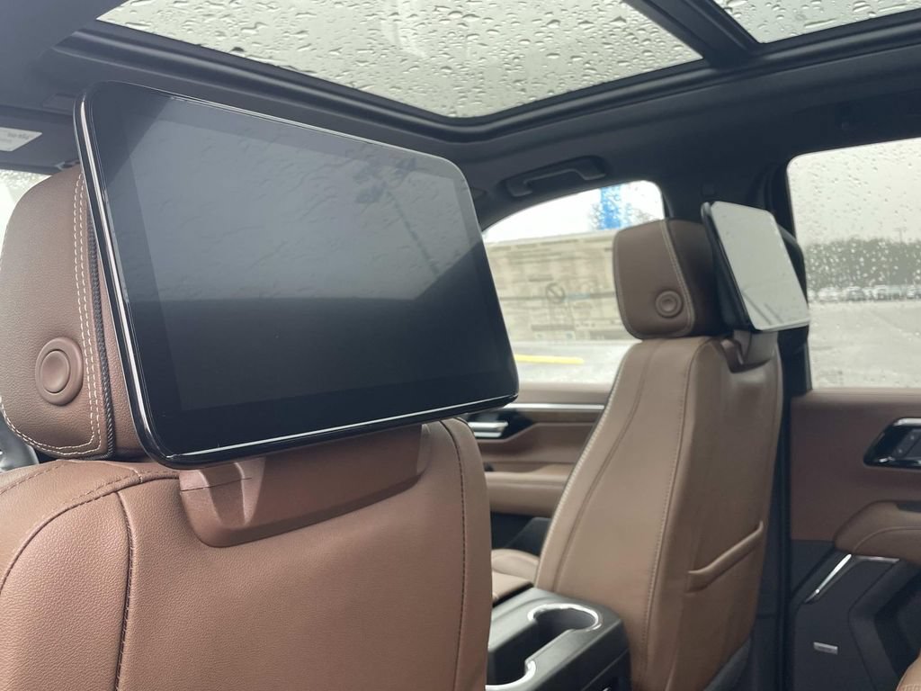 New 2026 Chevrolet Tahoe High Country AWD/4WD image 16