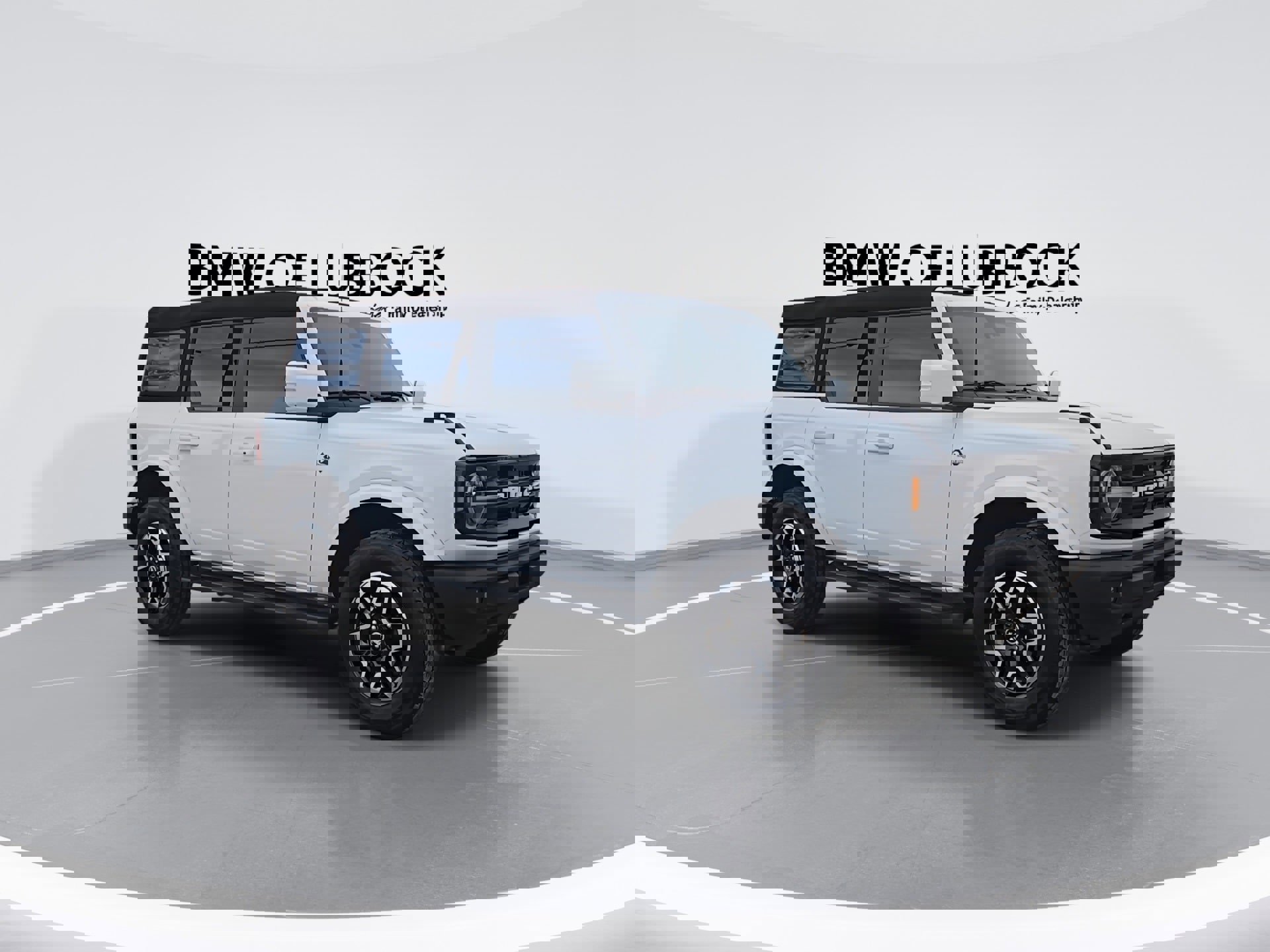 Used 2023 Ford Bronco Outer Banks image 2