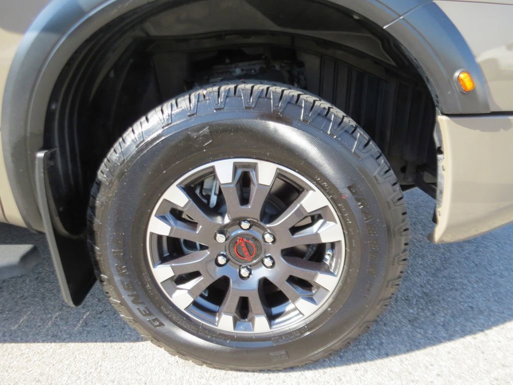 Used 2024 Nissan Titan PRO-4X w/ Pro-4x Convenience Package AWD/4WD image 14