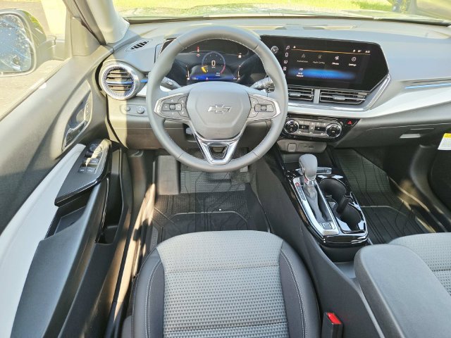 New 2026 Chevrolet Trax LT w/ Driver Confidence Package FWD image 7