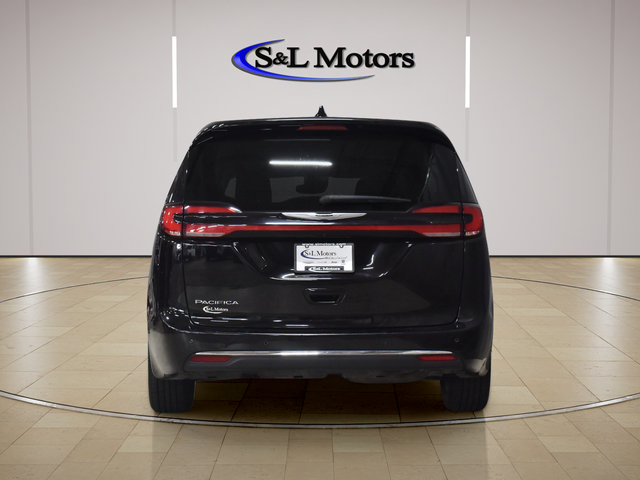 Certified 2024 Chrysler Pacifica Touring-L FWD image 8