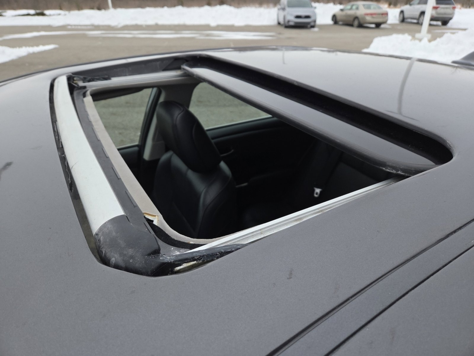 Used 2016 Toyota Avalon Limited image 4