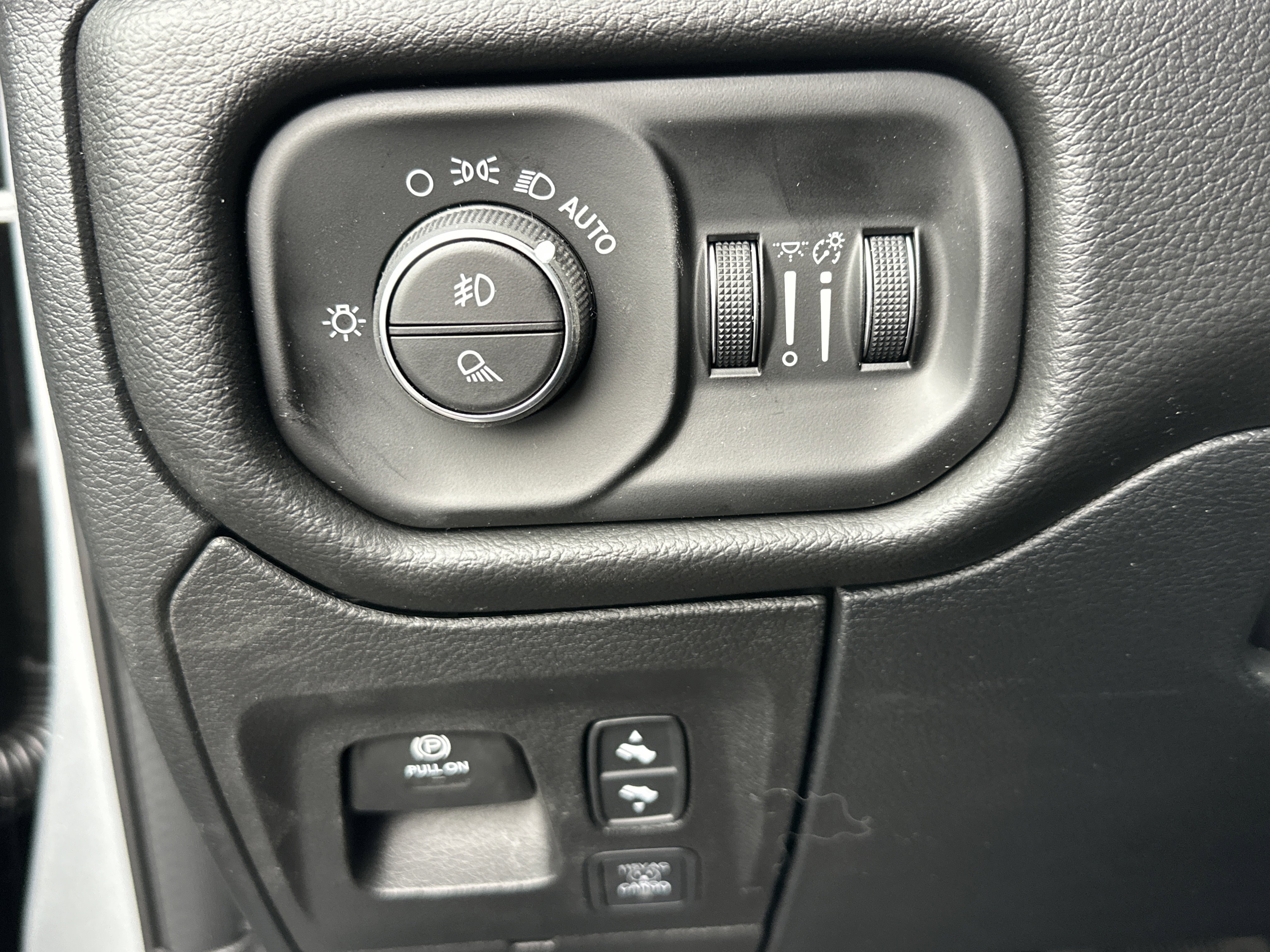 New 2026 RAM 1500 Rebel w/ Rebel Level 2 Equipment Group AWD/4WD image 10