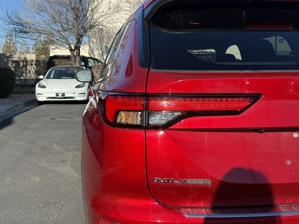 Used 2022 Mitsubishi Outlander ES image 32