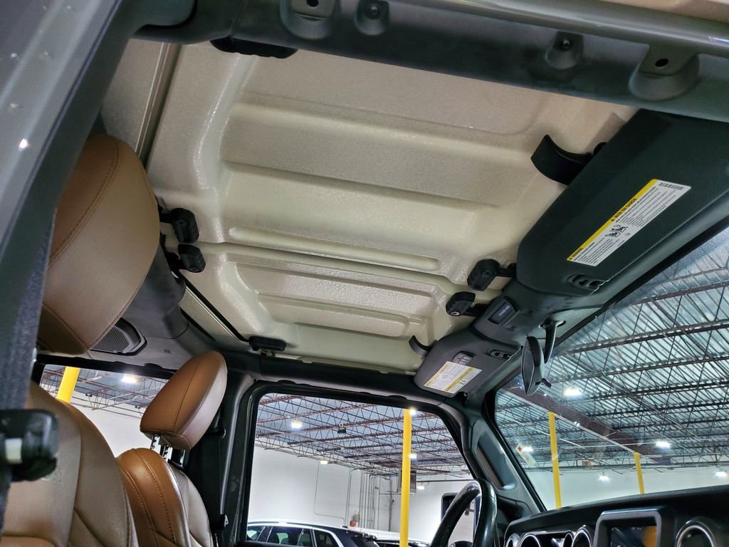 Used 2021 Jeep Wrangler Unlimited Rubicon w/ Cold Weather Group AWD/4WD image 16