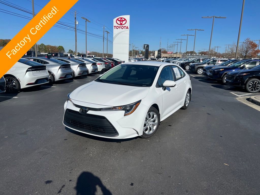 Used 2025 Toyota Corolla LE image 1