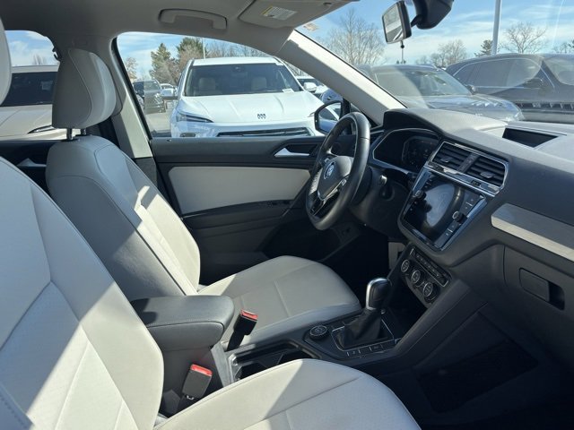 Used 2019 Volkswagen Tiguan SEL w/ 3rd Row Seat Package image 14