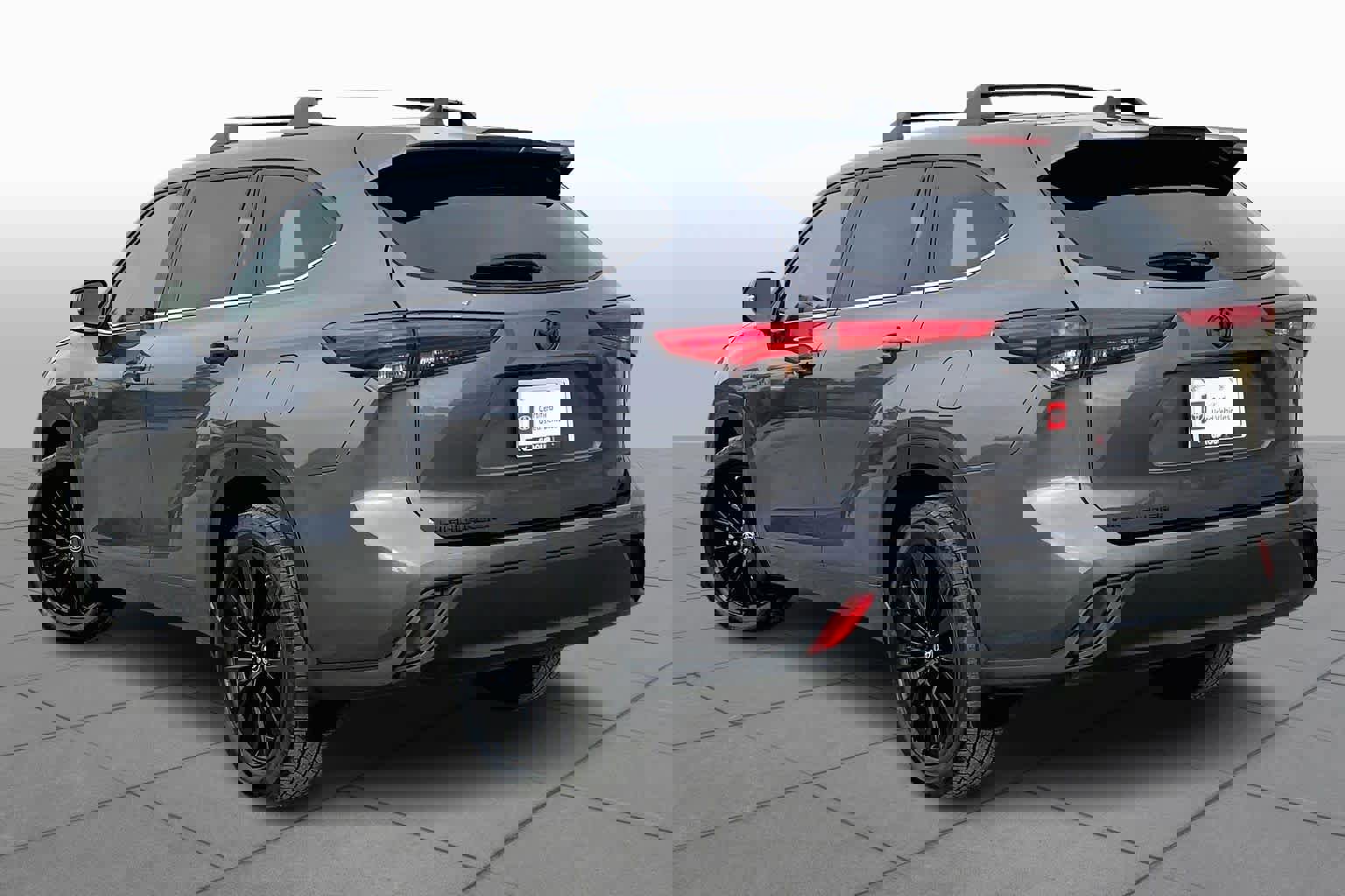 Used 2023 Toyota Highlander LE image 11