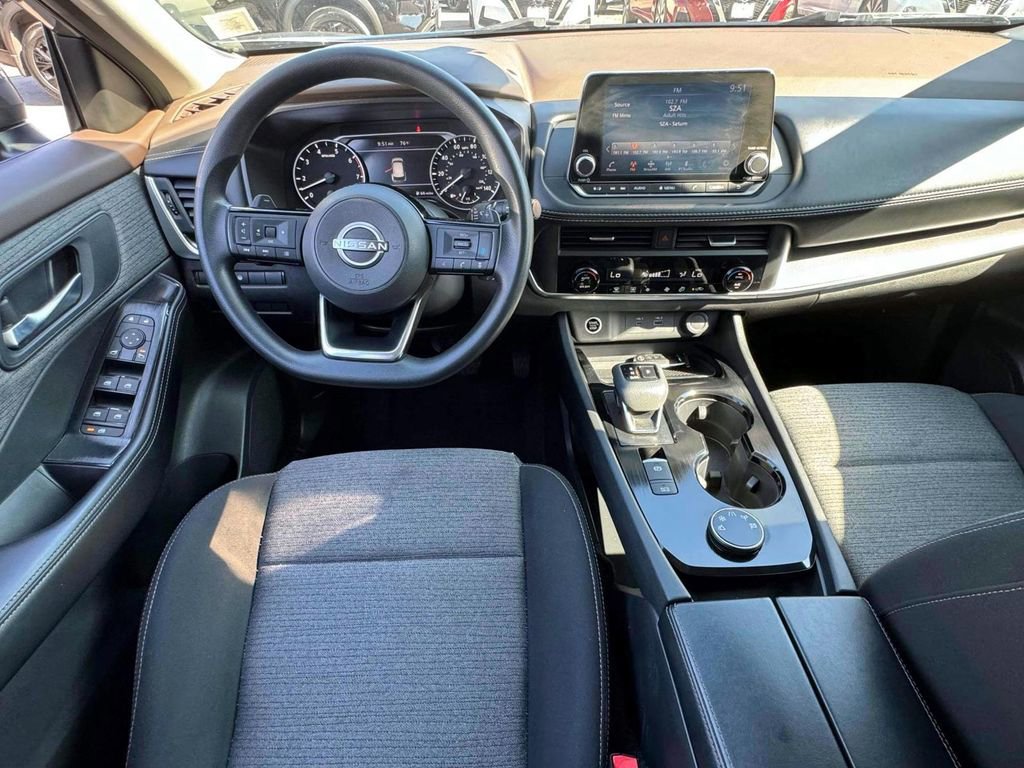 Used 2023 Nissan Rogue SV image 16