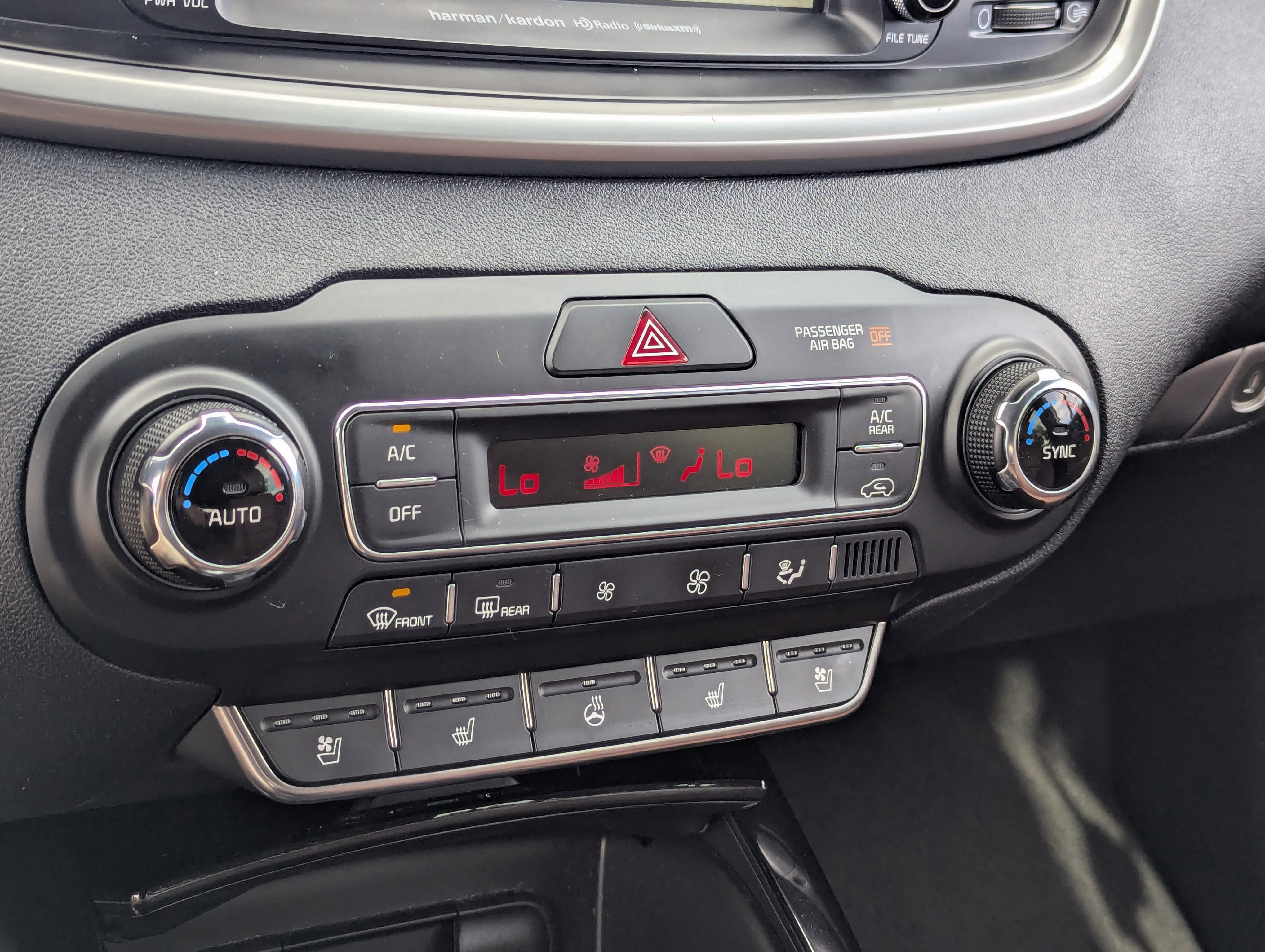 Used 2019 Kia Sorento SX image 31