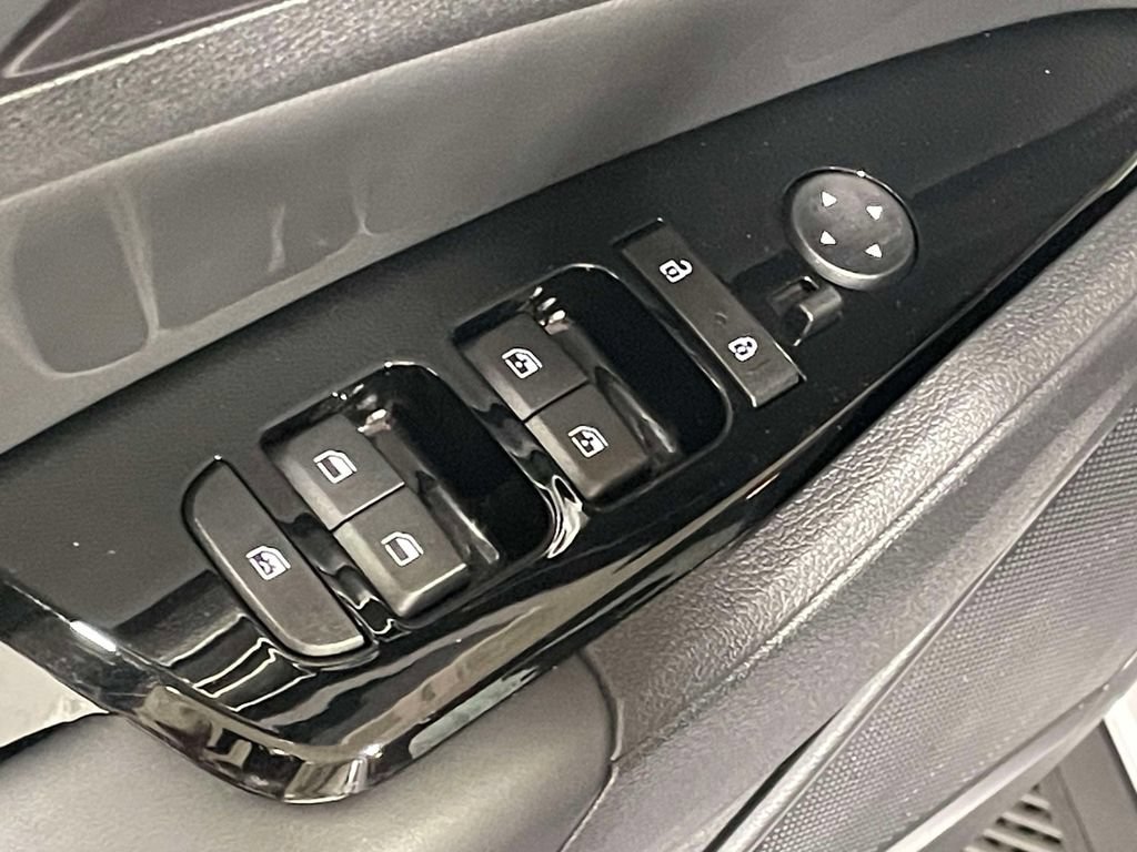 Used 2025 Kia Sportage EX FWD image 18