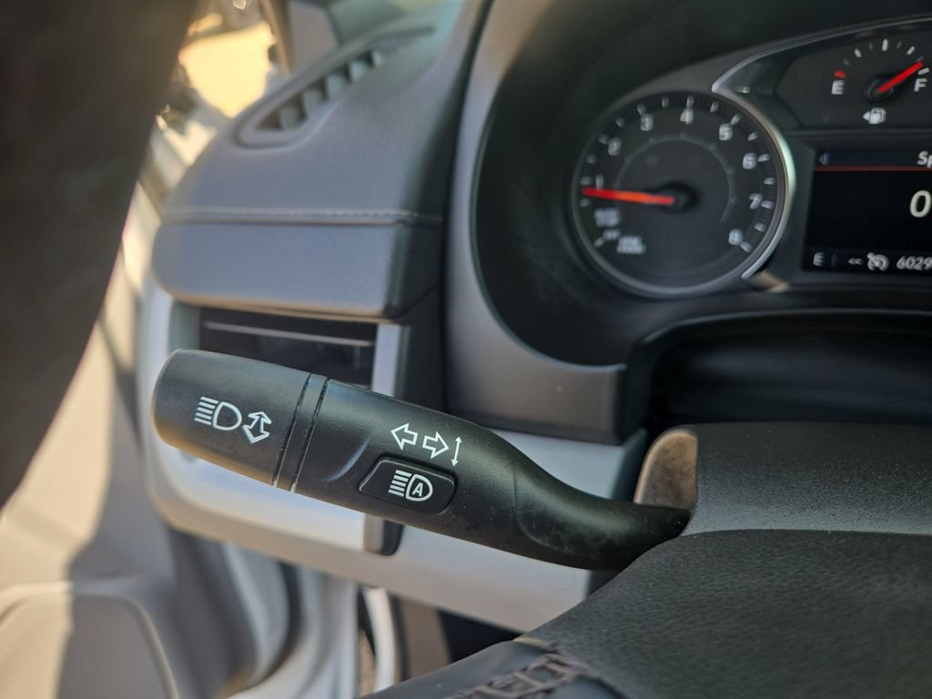 Used 2024 GMC Terrain SLT AWD/4WD image 42