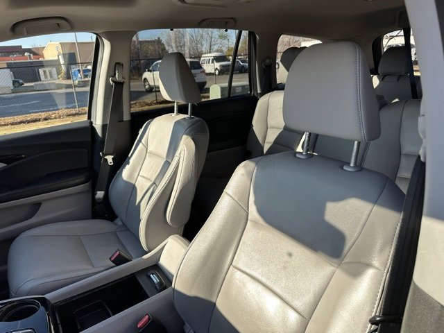Used 2017 Honda Pilot Touring image 8