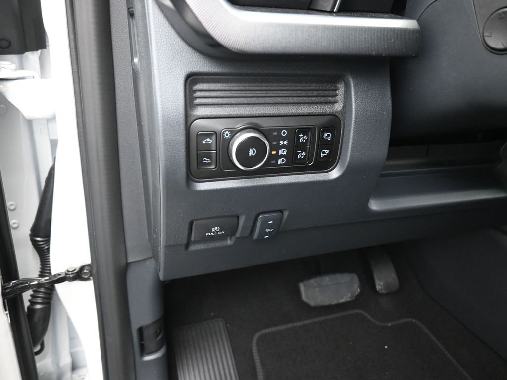 New 2026 Ford F450 Platinum image 13